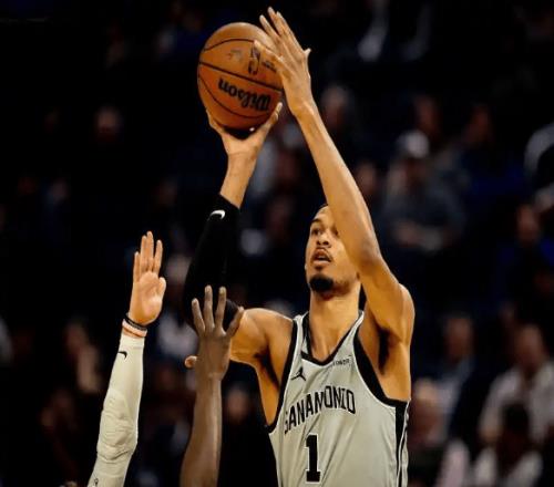 炸了！文班亞馬41+18完爆格林創(chuàng)兩大神跡，馬刺9連勝劍指西部第一