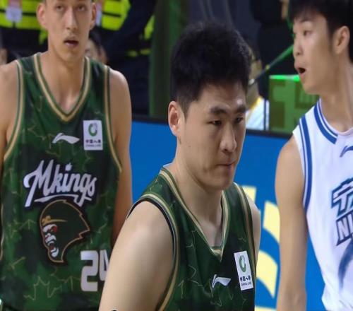 寧波男籃3分險勝同曦，超級外援對飚，卡特萊特15+15辛普森25+10