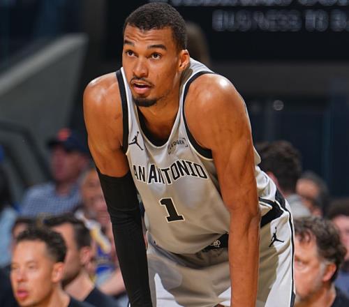 喬治轟39+5+6+3無(wú)緣今日最佳！對(duì)不起，文班亞馬暴走創(chuàng)神級(jí)紀(jì)錄