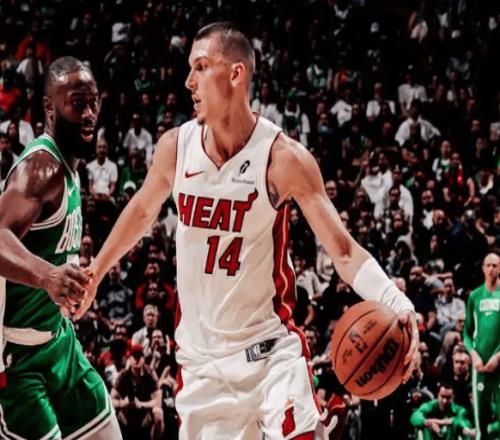 147129橫掃！綠軍首節(jié)53分創(chuàng)紀錄，塔圖姆三雙打懵熱火