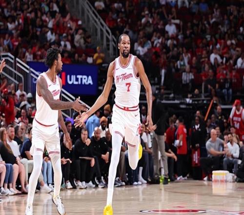 才刚打了几场好球，火箭锋线新星的状态突然间又跌落到了谷底