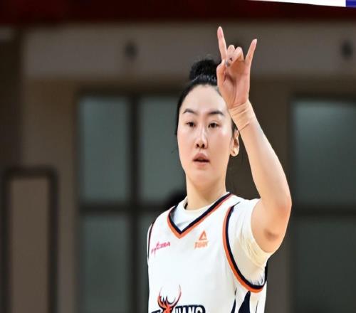 場均16+11助新疆入四強！31歲女籃MVP鳳凰涅槃宮魯鳴重新考察