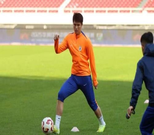 謝文能踢不了，泰山翼衛(wèi)2選1中場圍剿斯坦丘陳澤仕第一順位替補(bǔ)