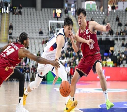 山東高速4日晚客戰(zhàn)寧波，謝智杰、王凡懿上演“狀元榜眼對(duì)話”