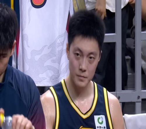 狂逼廣東隊(duì)去打京滬！廣廈男籃戰(zhàn)略性輸球，深圳躺進(jìn)積分榜前三！