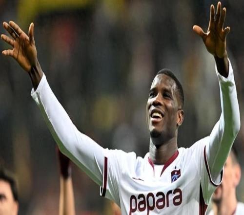 從比甲金靴到英超棄將，再到土超大殺器，2米鋒霸屢次上演神仙球