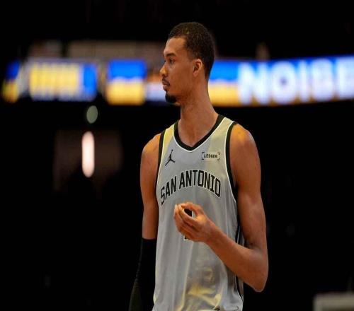 馬刺隊(duì)文班亞馬因傷缺席對陣快船的比賽，MVP爭奪前景堪憂