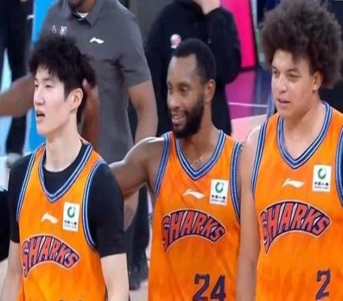 CBA最新排名：上海稳居第一深圳战绩狂飙季后赛格局渐渐清晰