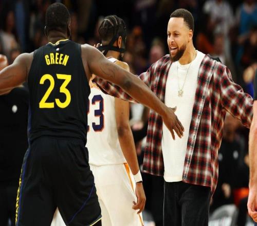 霸氣，勇士隊格林回擊球迷對斯蒂芬?guī)炖飩鷱统龅膿鷳n