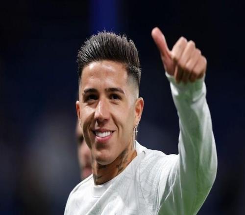 阿斯：恩佐尚未與皇馬展開(kāi)談判，相關(guān)事宜或?qū)⒃谑澜绫笥懻? />
<div   id=