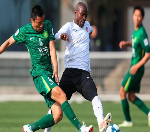 正式確定！足協(xié)嫩哨執(zhí)法京遼大戰(zhàn)，漏吹國安點球2裁判仍被停賽