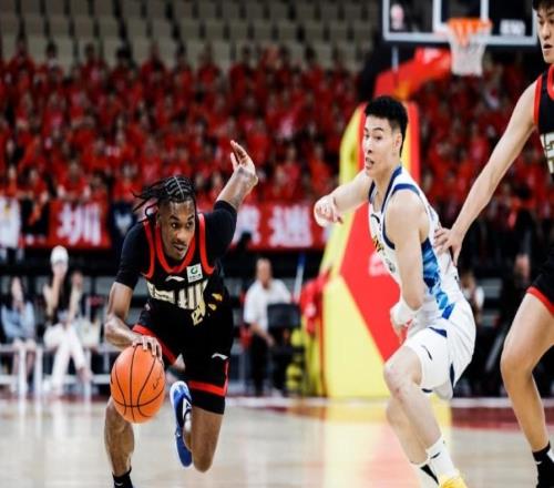 109比94爆冷卫冕冠军！CBA又杀出一争冠黑马：1数据完爆四大强队