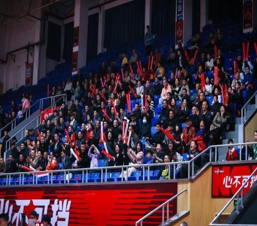 瞰體育中國籃協(xié)的搖擺，職業(yè)聯(lián)賽的困惑