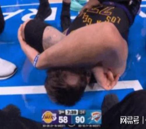 都結(jié)束了！湖人重創(chuàng)，東契奇大傷，掩面而泣，提前準(zhǔn)備下賽季吧