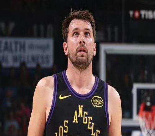 突然受傷退賽！東契奇遭遇拉傷，湖人吞下慘??！