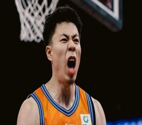 30勝首隊！上海15連勝送天津10連敗張鎮(zhèn)麟16+6李弘權(quán)23分