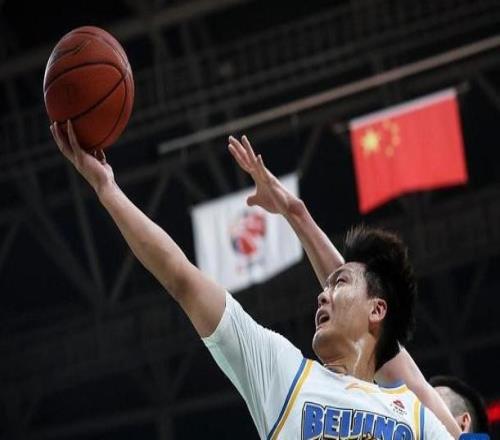 CBA赵睿伤停两周，曾凡博伤情较重暂无归期