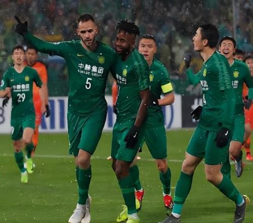 意外！麥麥提江漏吹馬德魯加手球犯規(guī)后，至今沒有在中超復(fù)出執(zhí)法