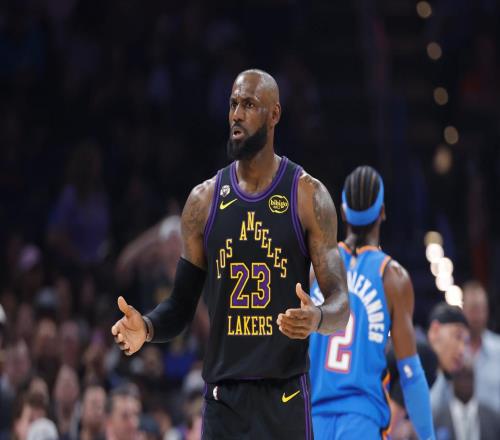 詹姆斯創(chuàng)3項(xiàng)尷尬紀(jì)錄，湖人完敗雷霆！東契奇?zhèn)?，亞歷山大28+7