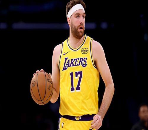 發(fā)展聯(lián)盟賽場又一次起到了關(guān)鍵性的作用，湖人真不打算轉(zhuǎn)正他嗎