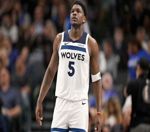 就差一場(chǎng)！愛(ài)德華茲休戰(zhàn)惹禍，失去MVP與最佳陣容評(píng)選資格