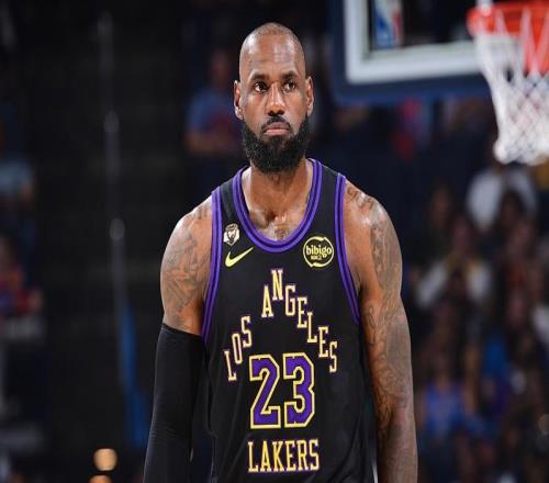 湖人提前繳械被噴遭羞辱詹皇在場37雙眼無神末節(jié)心酸看戲