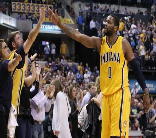 被NBA選中20年后，他重新回到籃球場