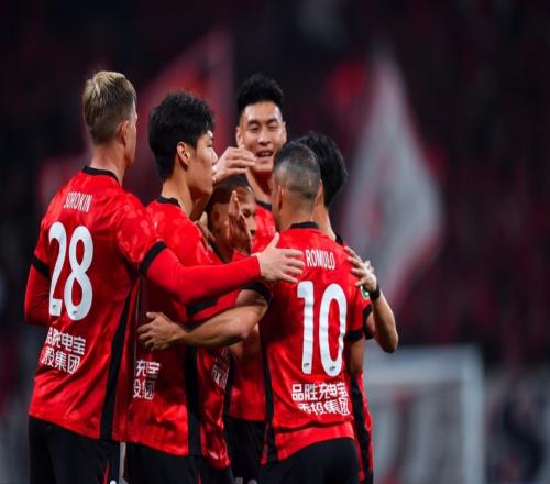 蓉城51西海岸中超開(kāi)局4輪不敗+4分領(lǐng)跑34歲費(fèi)利佩替補(bǔ)戴帽慶生