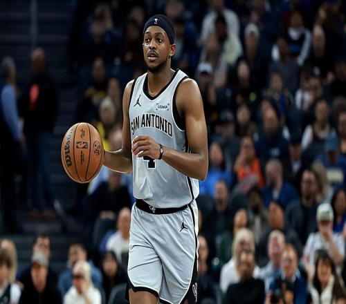 文班亞馬沒有出場(chǎng)，馬刺后場(chǎng)大將上半場(chǎng)就輕松砍下了18分