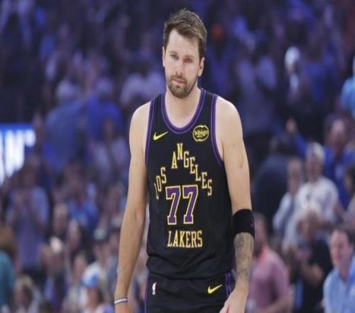 65場(chǎng)評(píng)獎(jiǎng)標(biāo)準(zhǔn)備受質(zhì)疑東契奇&坎寧安將提出申訴