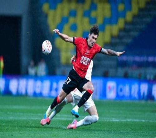 一場(chǎng)51，讓中超最大奪冠熱門(mén)誕生：4戰(zhàn)攬10分+轟14球，劍指冠軍