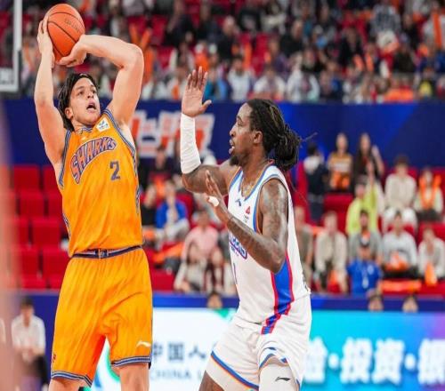 这两桩好事，上海男篮都要！