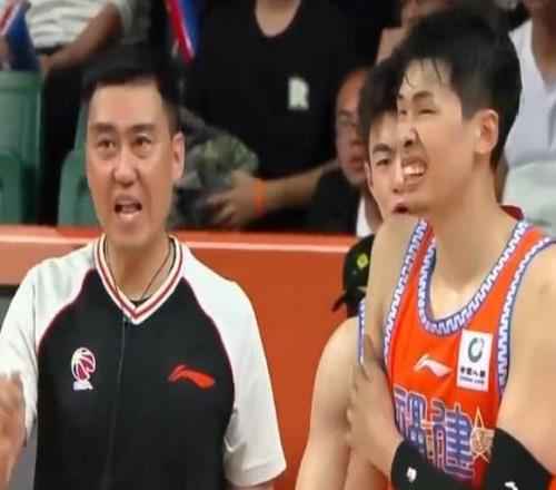 刘维伟：球场上大家都是相互尊重，我觉得今天有些人不太值得尊重