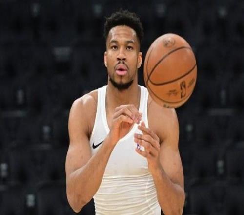 健康卻遭雪藏字母哥爆粗怒噴雄鹿：這是打我臉，聯(lián)盟快查他們！