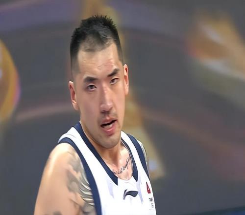 30分慘敗創(chuàng)隊史恥辱！山東男籃內外線崩盤，季后賽一輪游已成定局