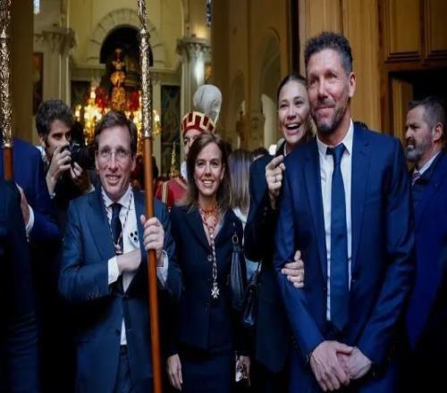 馬卡：西蒙尼夫婦參加耶穌受難日巡游，這是馬德里熱門的活動(dòng)