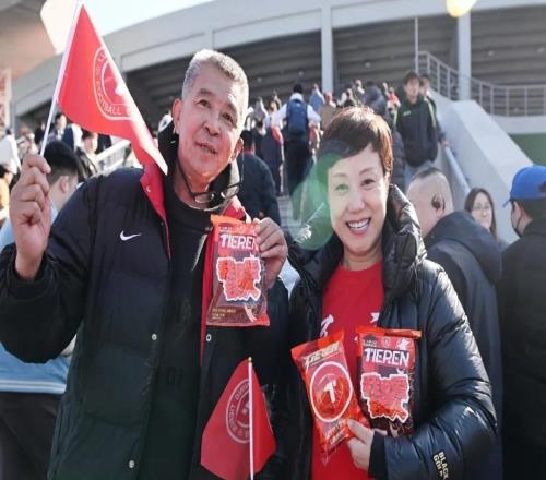 今天，鐵西體育場一片沸騰！遼寧鐵人隊又贏了！