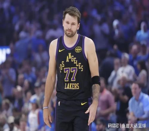 NBA最新排名出爐！湖人遭巨大打擊，東部第3狂勝40分，火箭收大禮