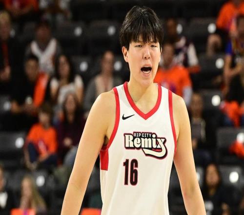 逆轉(zhuǎn)衛(wèi)冕冠軍失??！楊瀚森20+7對(duì)轟勇士舊將混音未能一黑到底