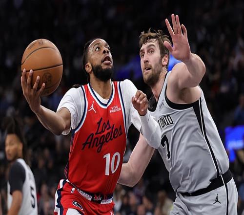 毫無防守還在進攻端各種亂打，快船后場新援真是妥妥地被高估了