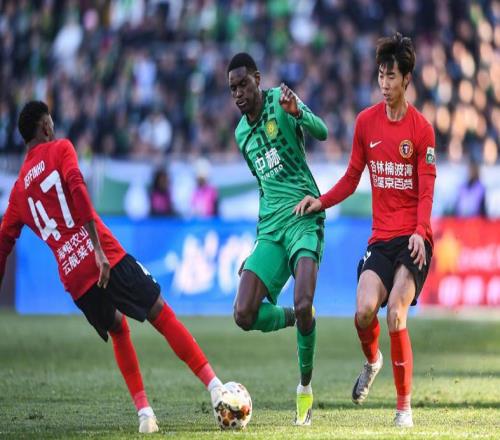 21，10！中超瘋狂一日！鐵人連勝緊追榜首，海牛首勝送河南首敗