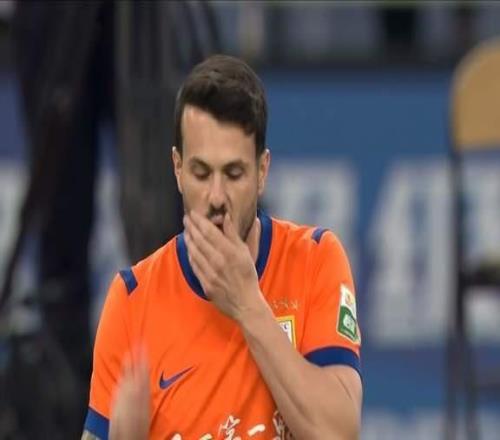 12，泰山隊(duì)遭遇兩連敗，馬萊萊梅開(kāi)二度大連英博中超第二場(chǎng)客勝