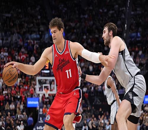 明明已經力不從心了，但快船還是將內線老將作為支柱進行使用