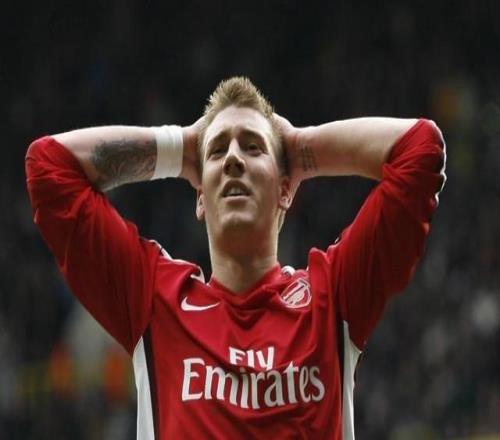 前阿森納青訓(xùn)球員：本特納曾經(jīng)對(duì)俱樂(lè)部簽下阿德巴約感到不滿(mǎn)