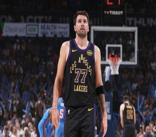 ESPN：東契奇左腿筋受傷，將在當地時間周五進行核磁共振檢查