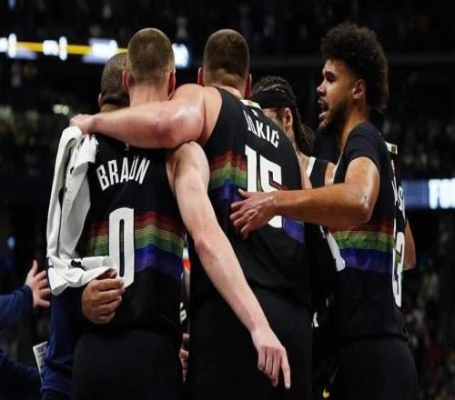 爆大冷！西部第二轟然倒下：全場(chǎng)狂歡慶祝，約基奇力壓文班亞馬