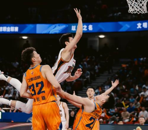 1個板都搶不到！2米06大個子22分鐘0板，郭士強當初看中他什么