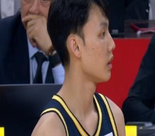 大勝衛(wèi)冕冠軍20分！廣東男籃長(zhǎng)舒一口氣，但損失重要外援