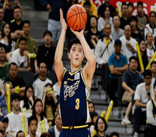 0+1+0！廣東大勝廣廈他卻成最尷尬之人，粵迷：不上你戰(zhàn)績更好了