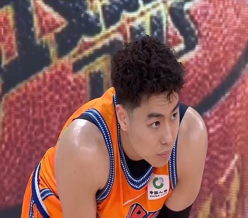 CBA：本土內(nèi)線10中10，豪取16連勝，袁堂文11助39分大勝